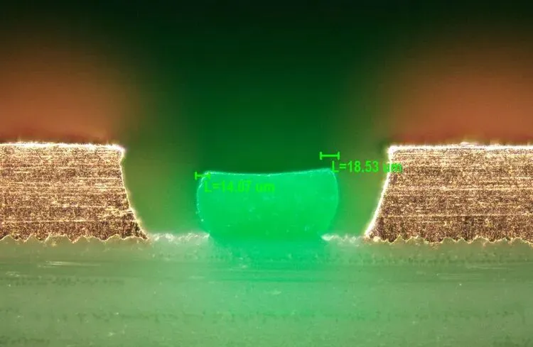 Solder mask clearance and bridge width on a PCB