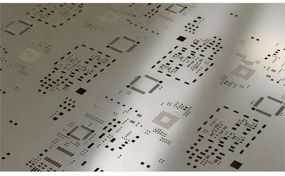 Solder Mask vs. Paste Mask: Why a 0.1 mm Error Can Scrap an Entire PCB Batch