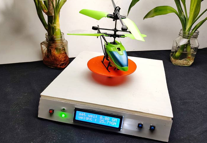 The assembled Arduino-based scale