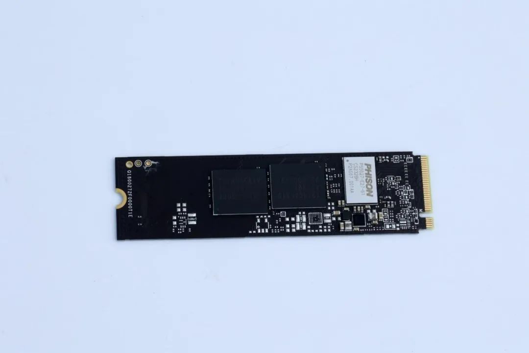 GALAX Star Yao 7000 Plus SSD internal components