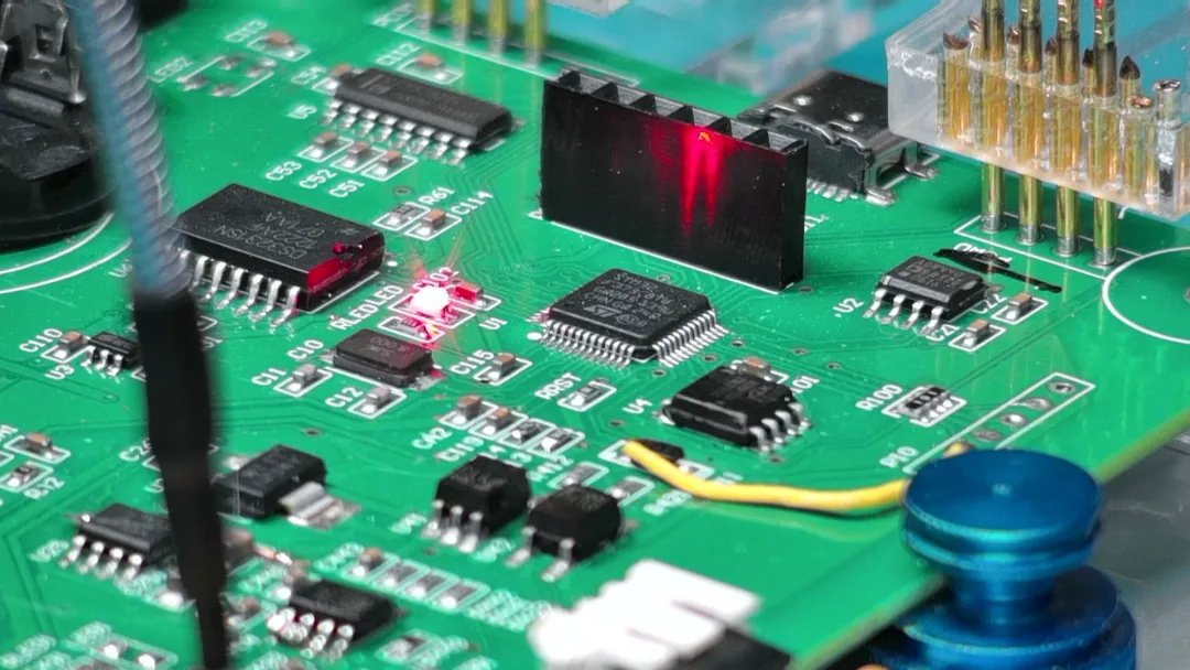 Output Waveform Analysis of a PWM Current-Control Circuit