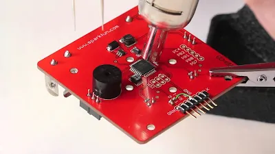 Hot air station removing SOIC chip