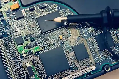 Fine-Pitch SMD Component on PCB