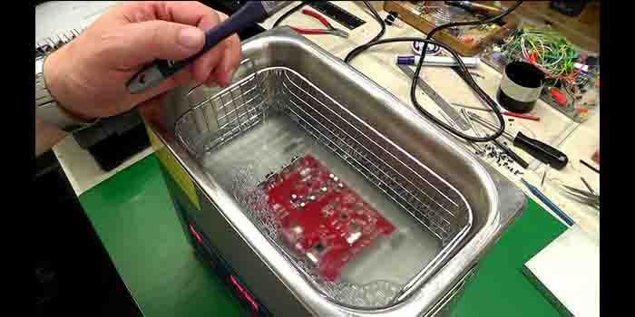  Ultrasonic Cleaning for PCBs
