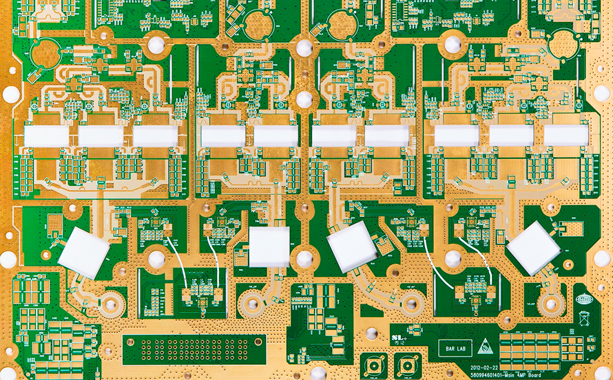 High-Frequency PCB Example