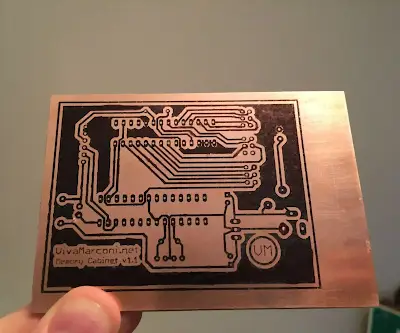 DIY etching tank with bubbler for high-current PCB traces