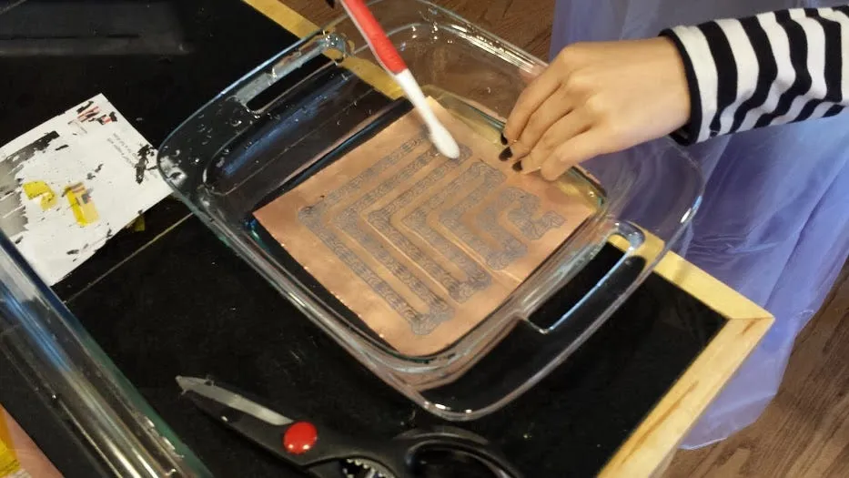 DIY Flexible PCB Etching Tray Setup