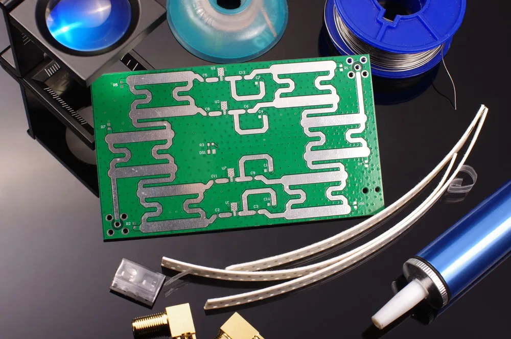 Microstrip Transmission Line on Rogers PCB