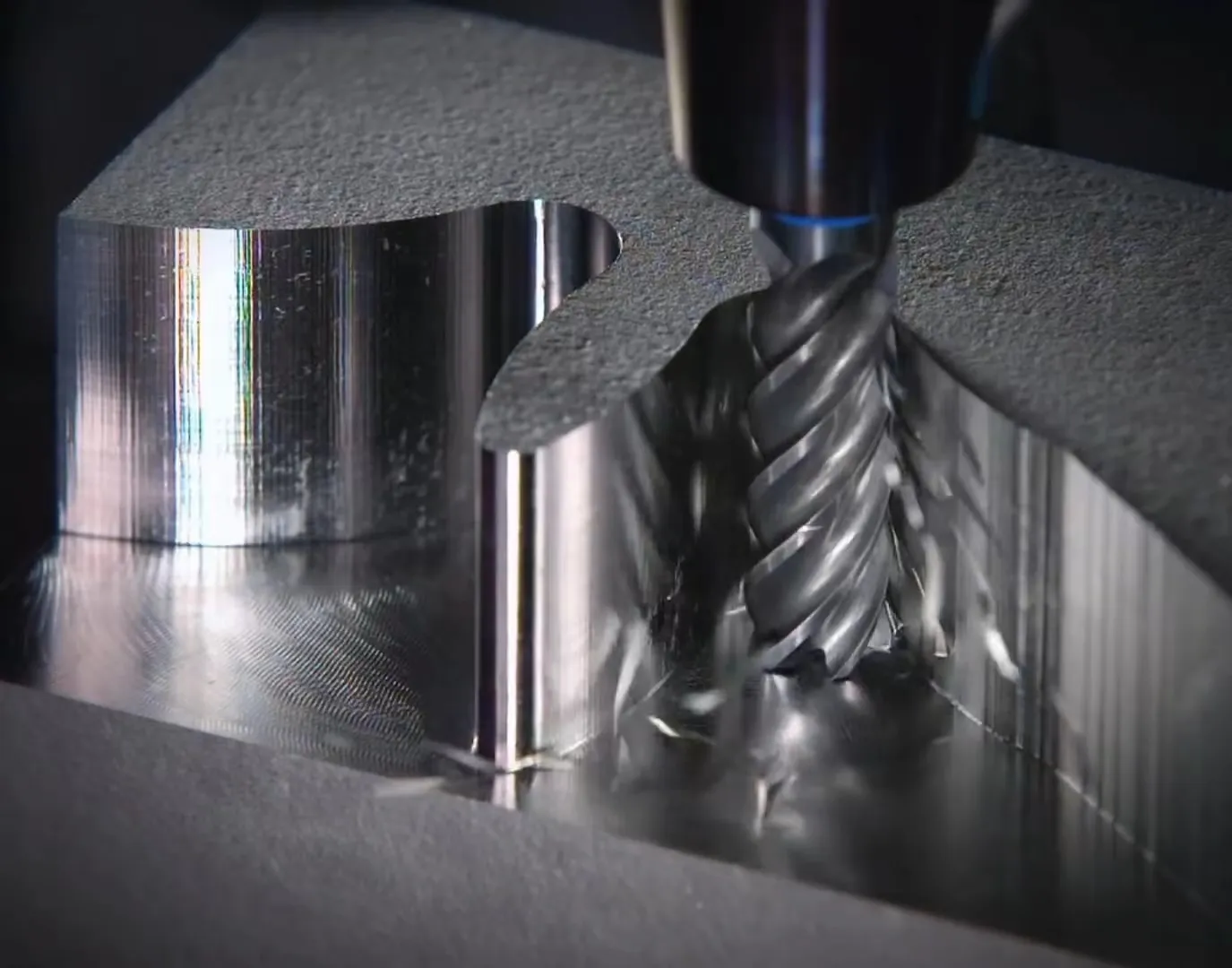 End mill entering internal corner