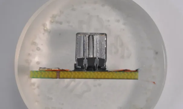 Cross-section of the same 50 &Omega; target on FR4
