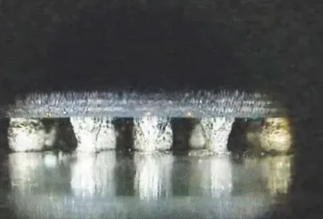 Reduced contact area and columnar joints indicating local warpage
