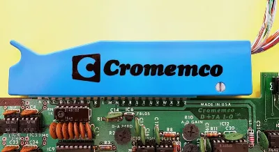 Board-edge gold fingers showing mechanical relationship to outline and connector