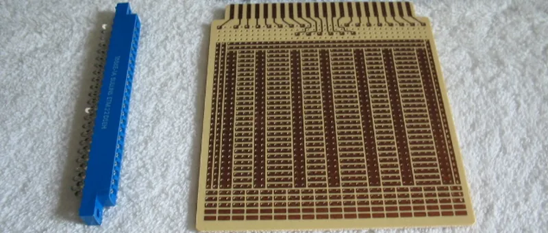 Gold-finger edge connector with inner-layer copper pulled back from the board edge