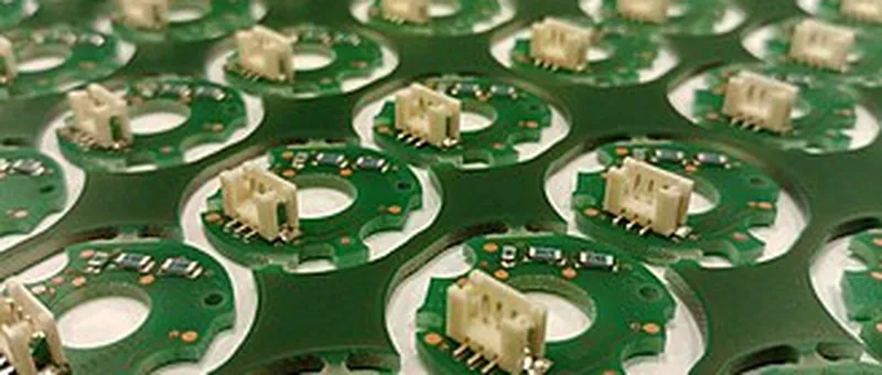 PCB teardrop connecting a trace to a via pad