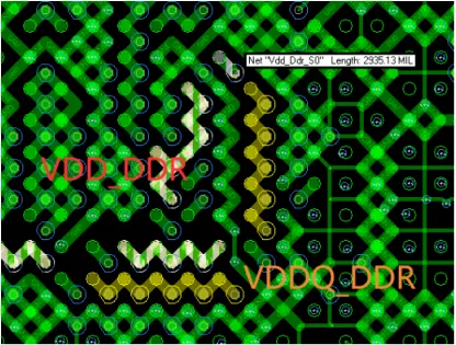 Hash-shaped routing between VCC_DDR and VDDQ_DDR power pins