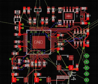 Illustration of power traces and decoupling capacitors on a PCB