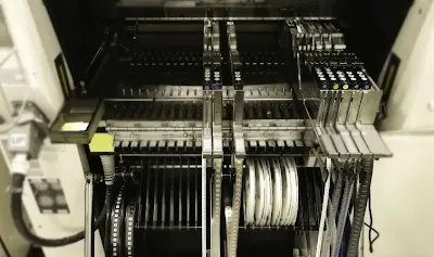 High-precision SMT placement machine loading components onto flexible HDI PCB