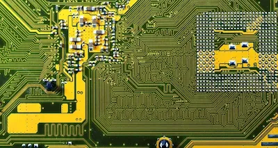 Impedance-controlled trace on Rogers PCB