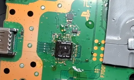 Proper nozzle distance and movement technique for safe hot air gun PCB rework