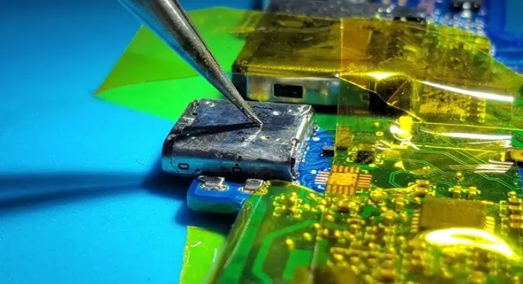 Plastic Connector Removal